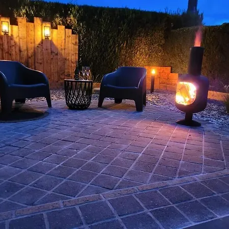 Le Wooden Moon Dinant Villa